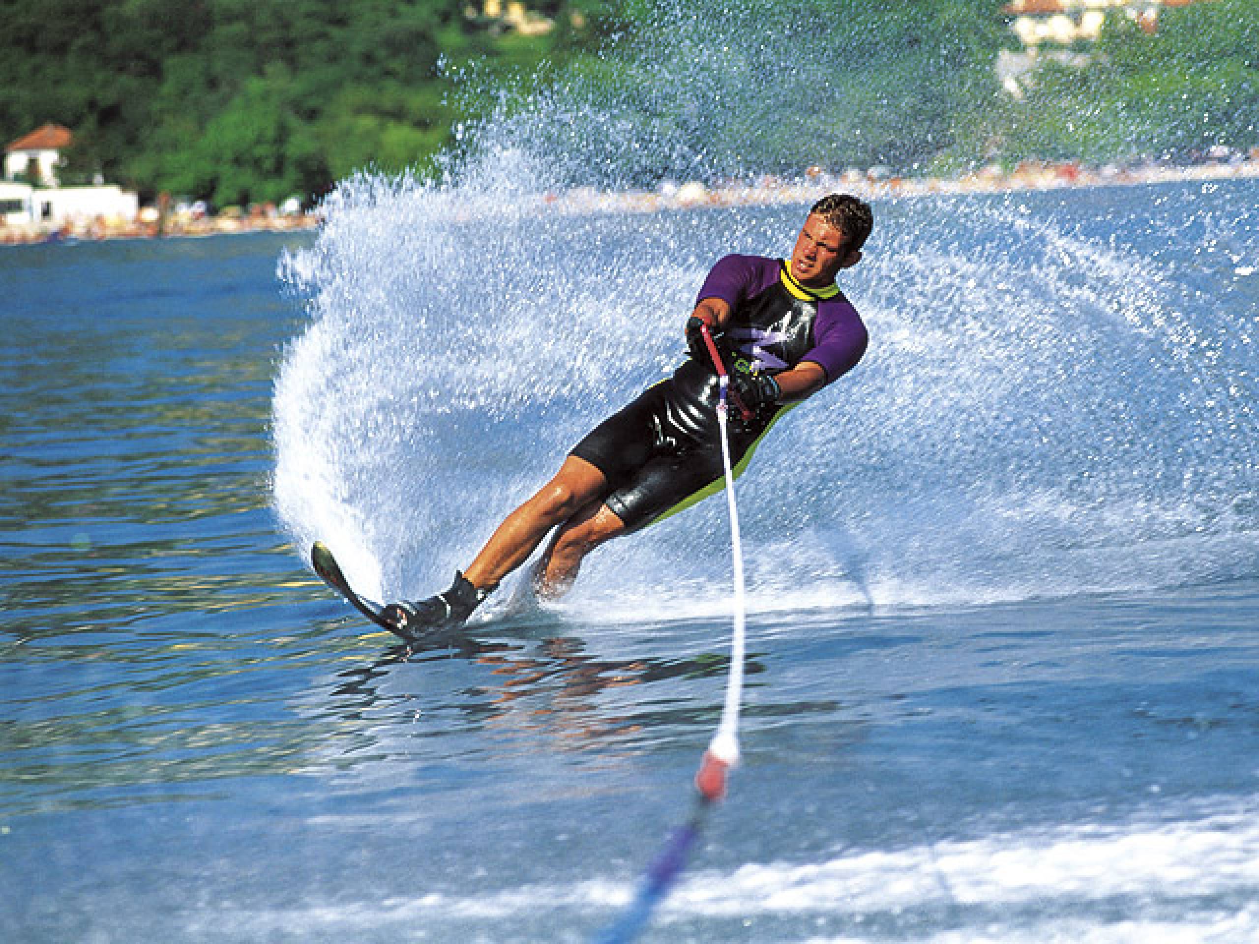 Водные лыжи - вид активного водного вида спорта и отдыха