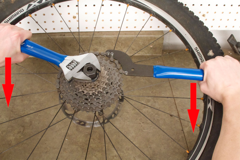 Люфт заднего колеса велосипеда — как устранить, нюансы