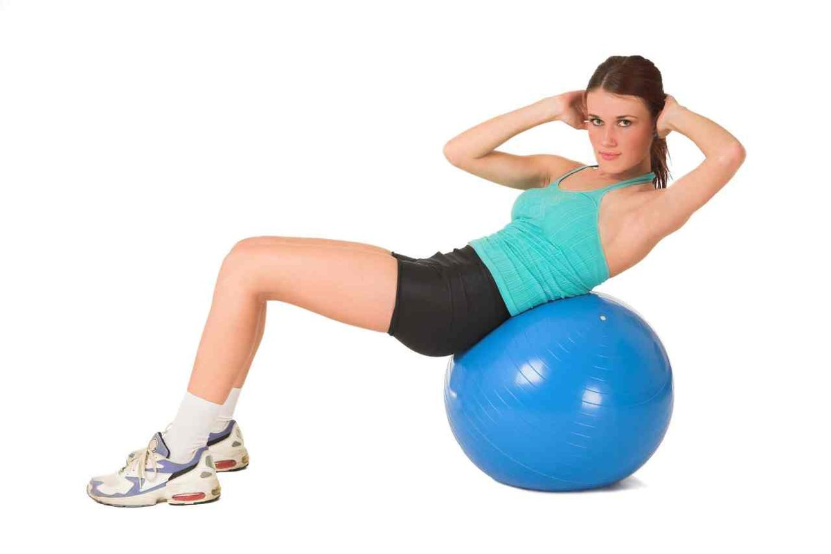 Упражнения на фитболе для похудения, пресса и спины
