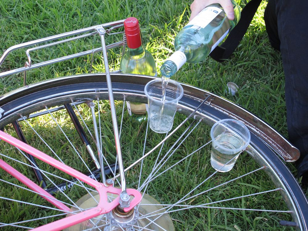 Как убрать восьмерку на колесе велосипеда: 2 способа исправления, причины появления.