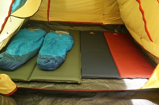 Выбираем самонадувной туристический коврик или матрас в палатку