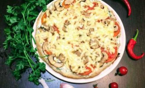 Пицца пп на курином фарше в духовке, на сковороде. рецепт с грибами, творогом, ананасами