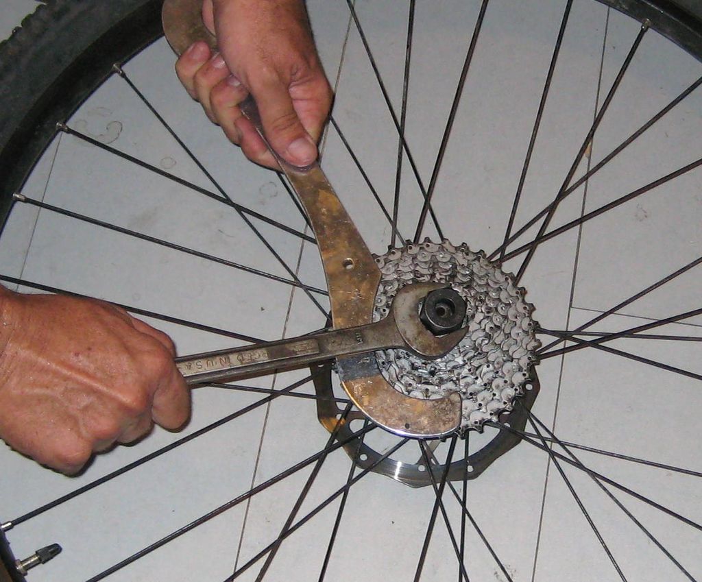 Про снятие колеса с велосипеда