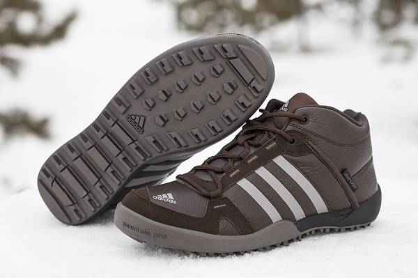 Как правильно выбрать беговые кроссовки для зимы