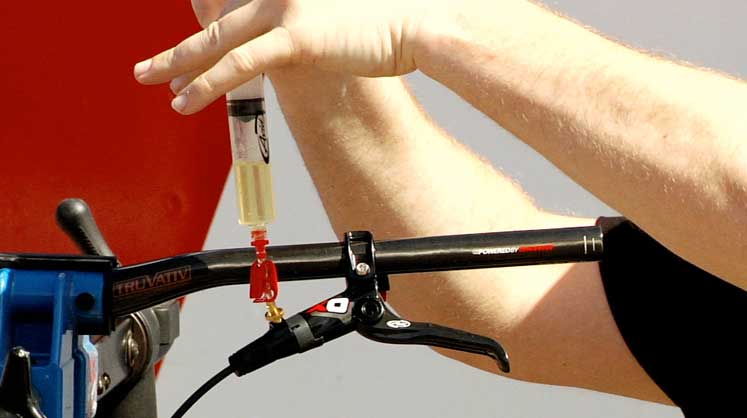 Прокачка гидравлических тормозов велосипеда: советы и рекомендации