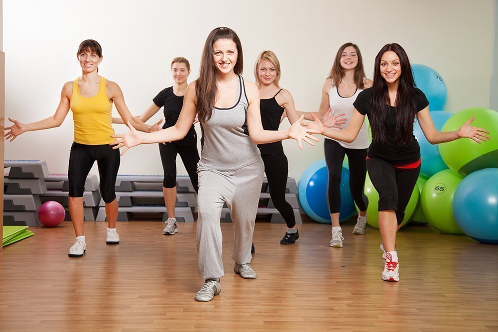 Танцевальная аэробика для похудения: лучшие упражнения для начинающих
