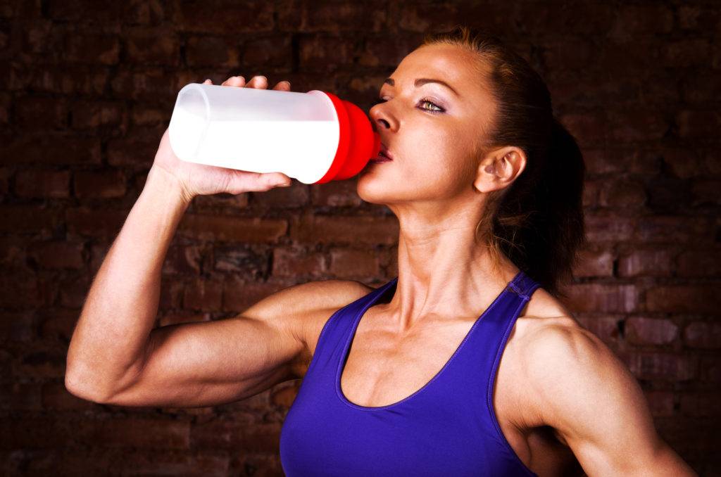 Можно ли пить протеин без тренировок: и будет ли от этого прок?