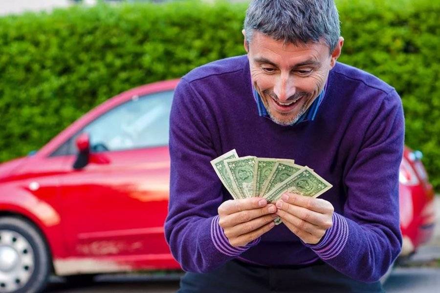 9 причин, по которым люди покупают роскошные машины