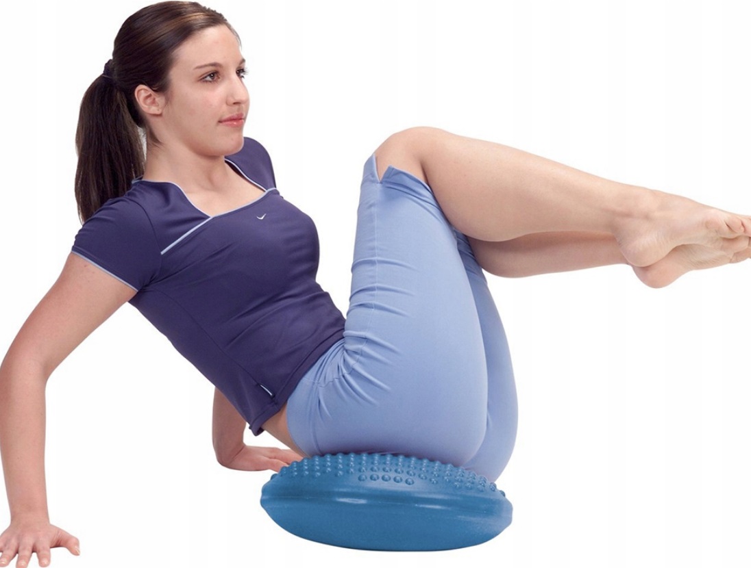 Балансировочная подушка - для чего нужна, 8 упражнений с диском