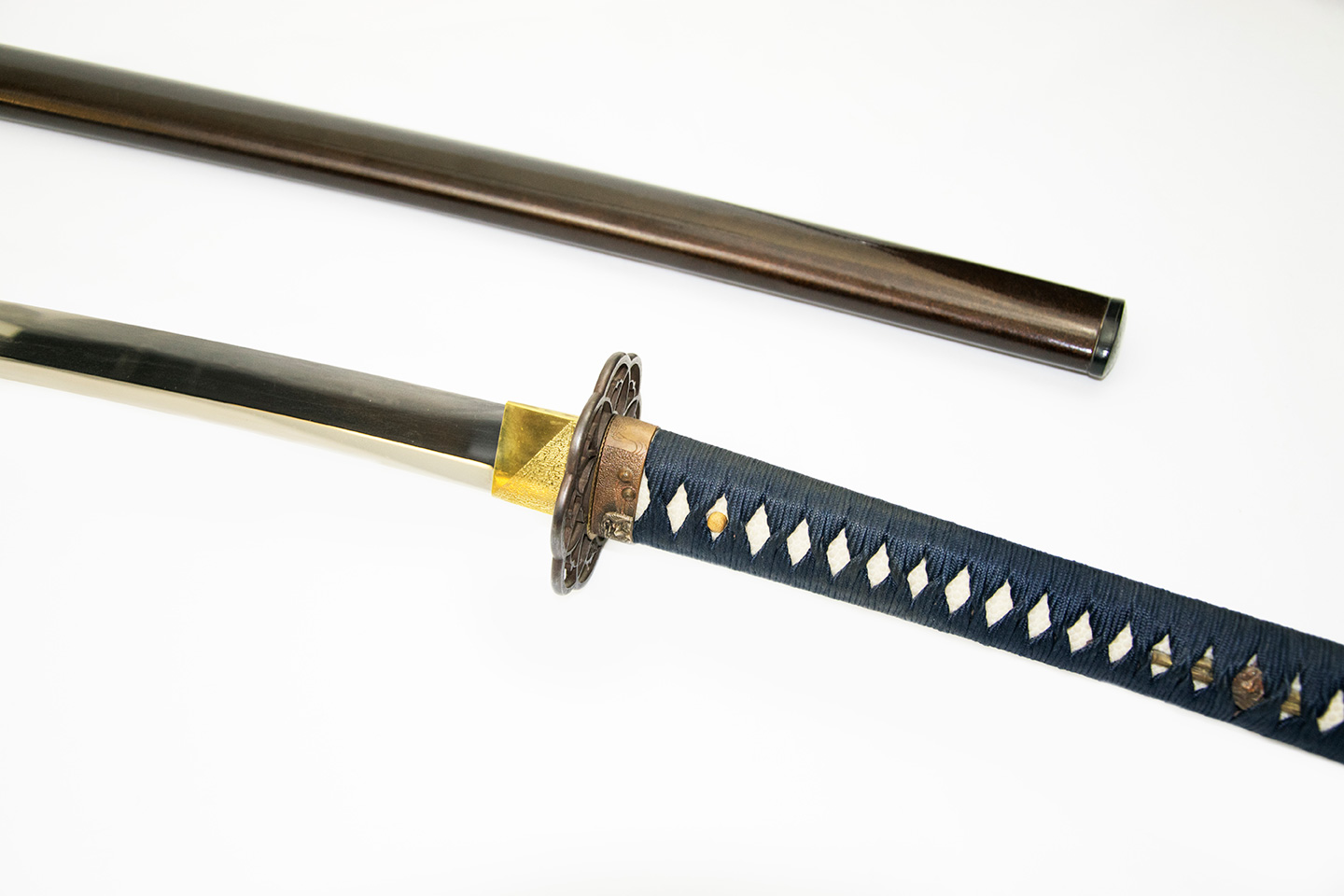 Катана: история, особенности и характеристики японского меча самураев