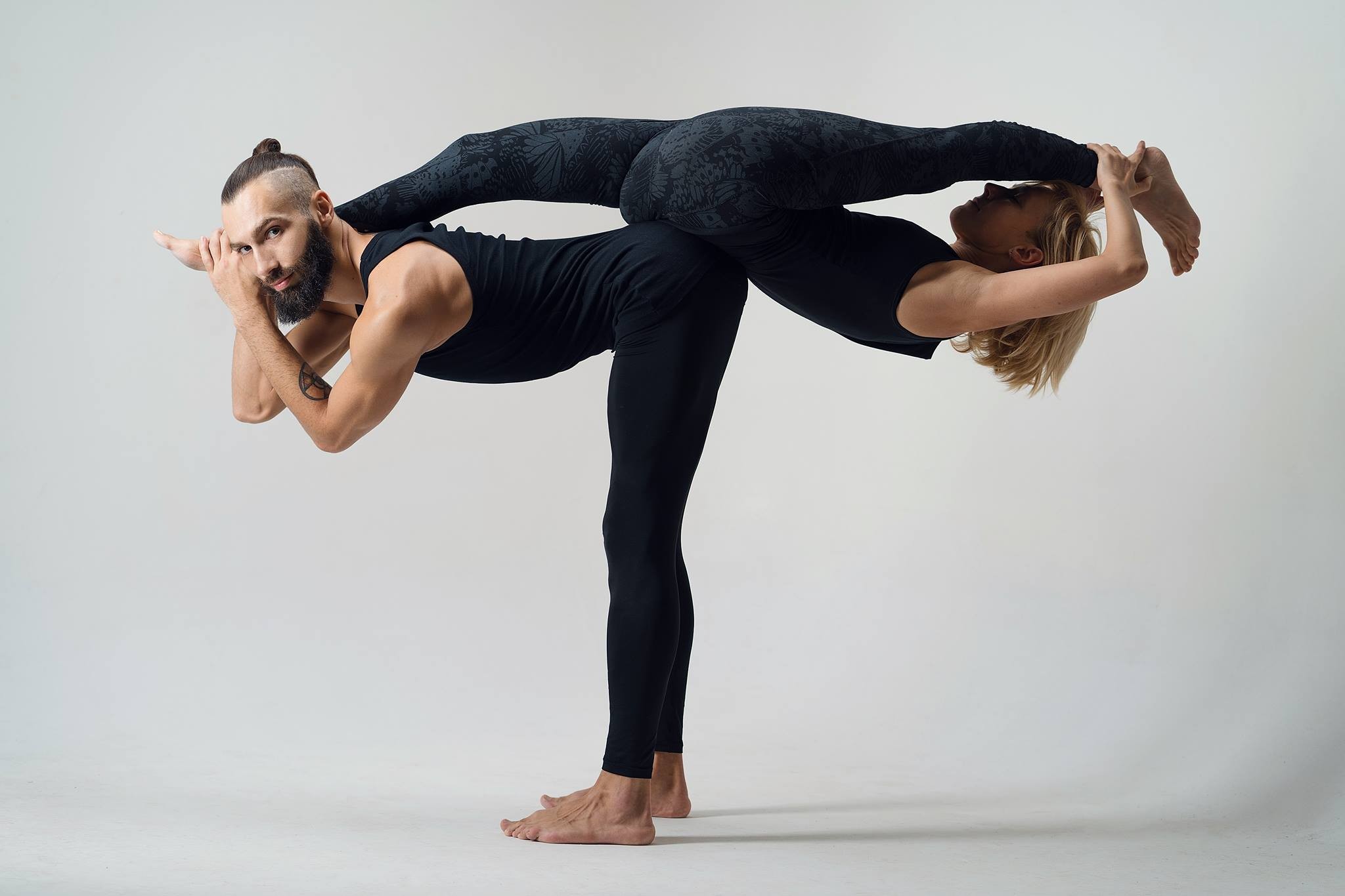Комплексы упражнений йоги на растяжку для начинающих