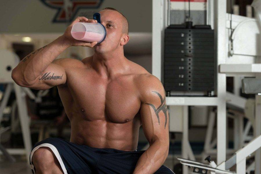 Пить протеин после тренировки или до нее: изучаем азы