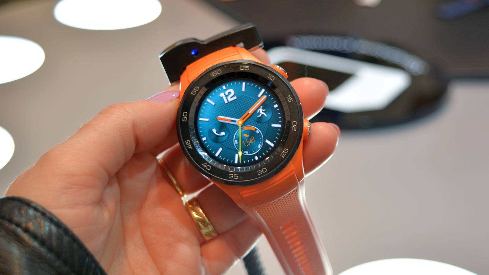Часы Huawei Watch 2, особенности, комплектация, подключение к телефону