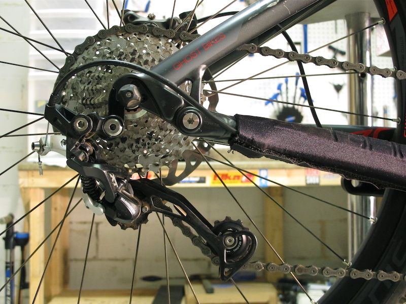 Причины проскакивания цепи на велосипеде при нагрузке, ремонт пошагово