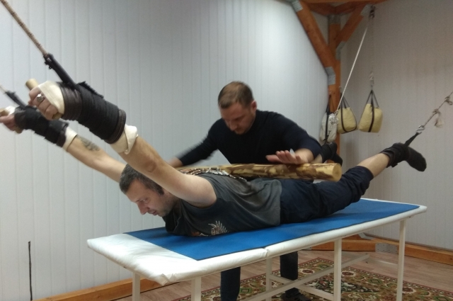 Алтайский предприниматель тренирует клиентов на славянском тренажере