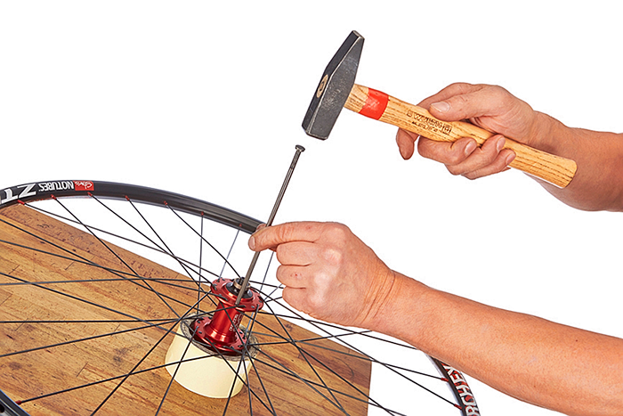 Как самостоятельно натянуть спицы на велосипеде